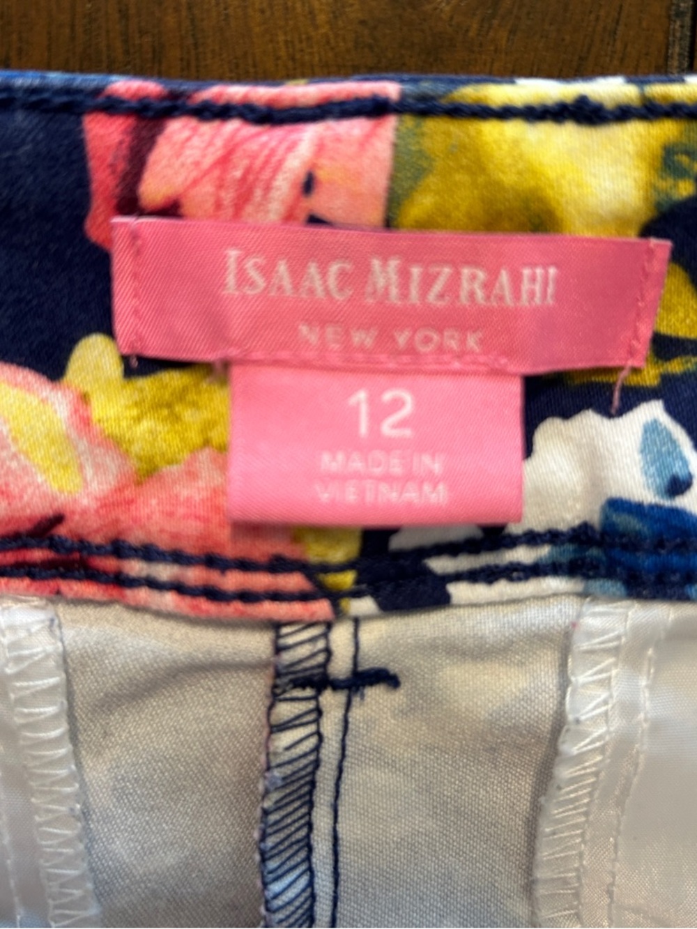 💐Isaac Mizrahi Blue & Pink  Floral  Shorts Sz.12 - Picture 3 of 7